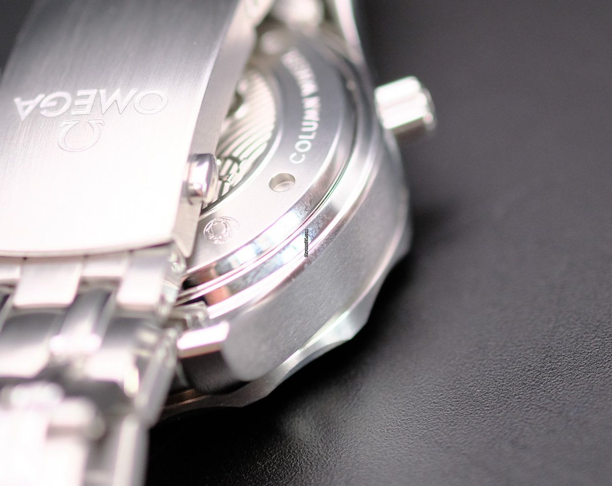 Omega Seamaster Diver 300 M Mens watch Unisex Automatic Steel 212.30.44.50.03.001 7