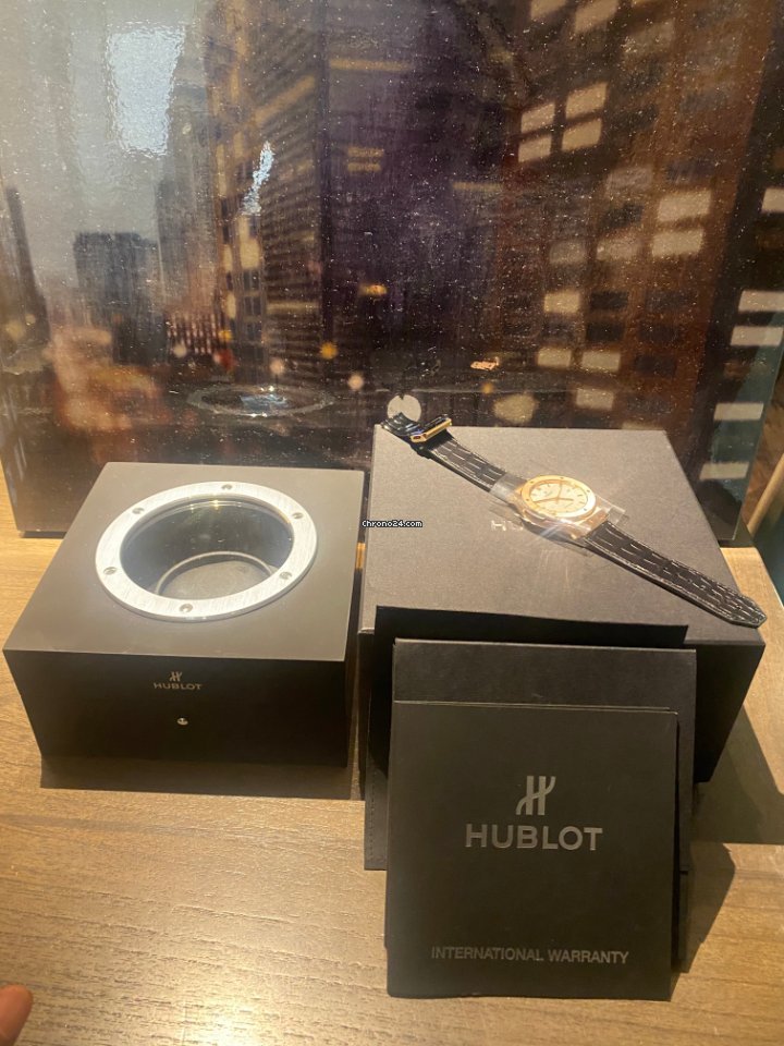 Hublot Classic Fusion 45, 42, 38, 33 mm Mens watch Unisex Automatic Rose gold 511.OX.2611.LR 7