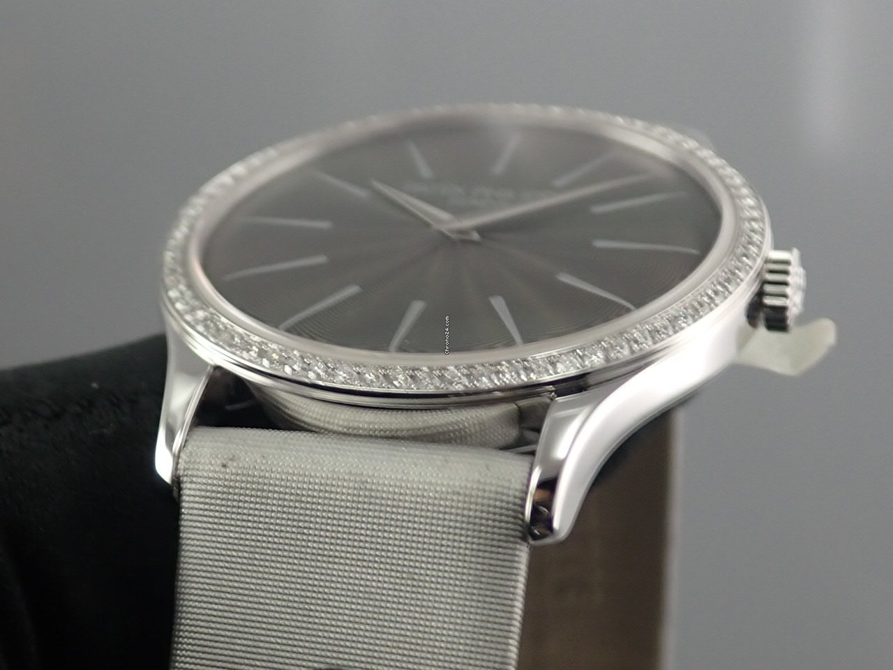 Patek Philippe Calatrava Manual winding White gold 4897G 7