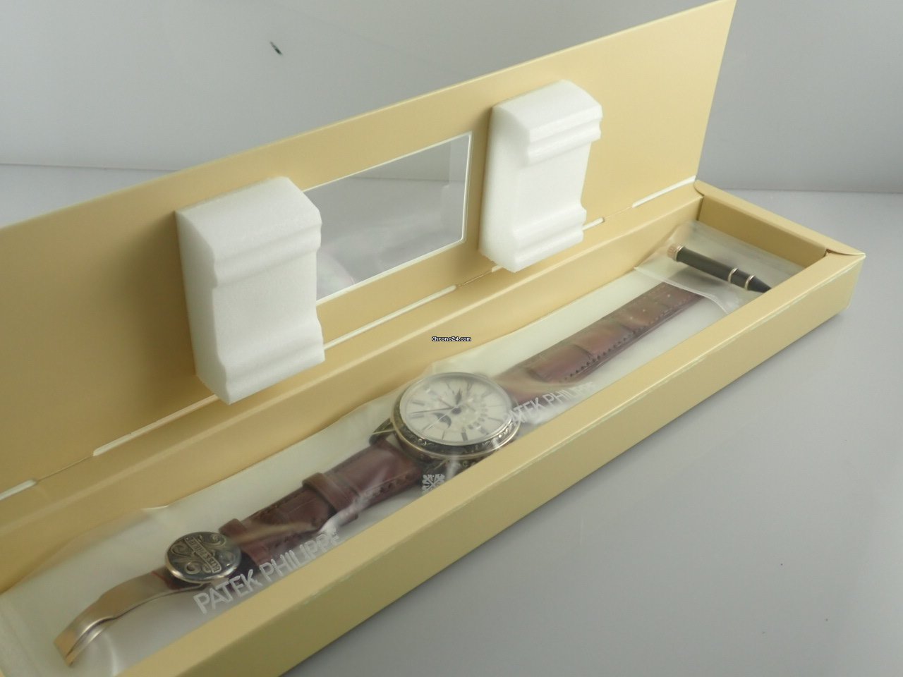 Patek Philippe Perpetual Calendar Automatic White gold 5160G 7