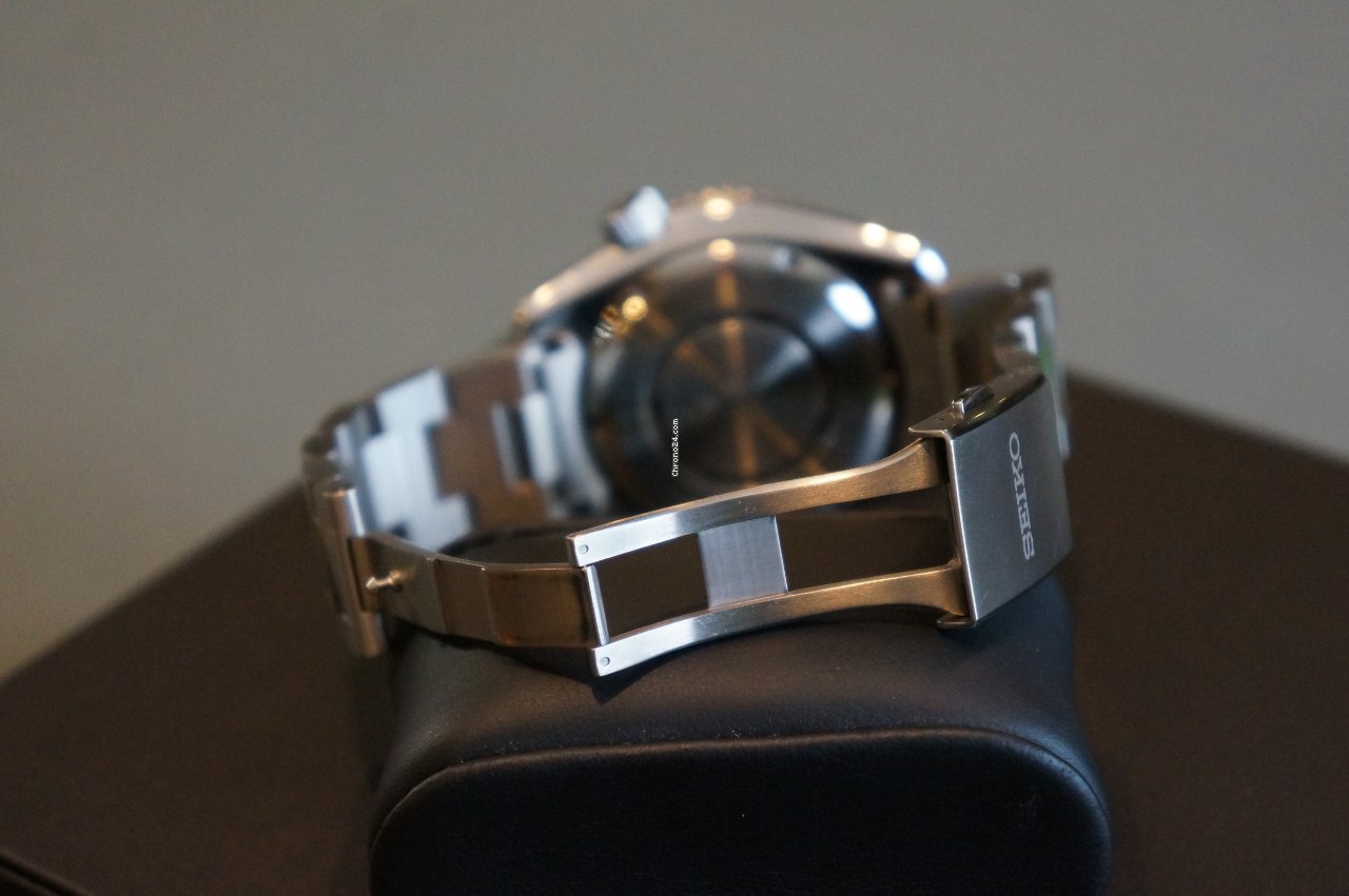Seiko Prospex Mens watch Unisex Automatic Titanium SNR033J1 7