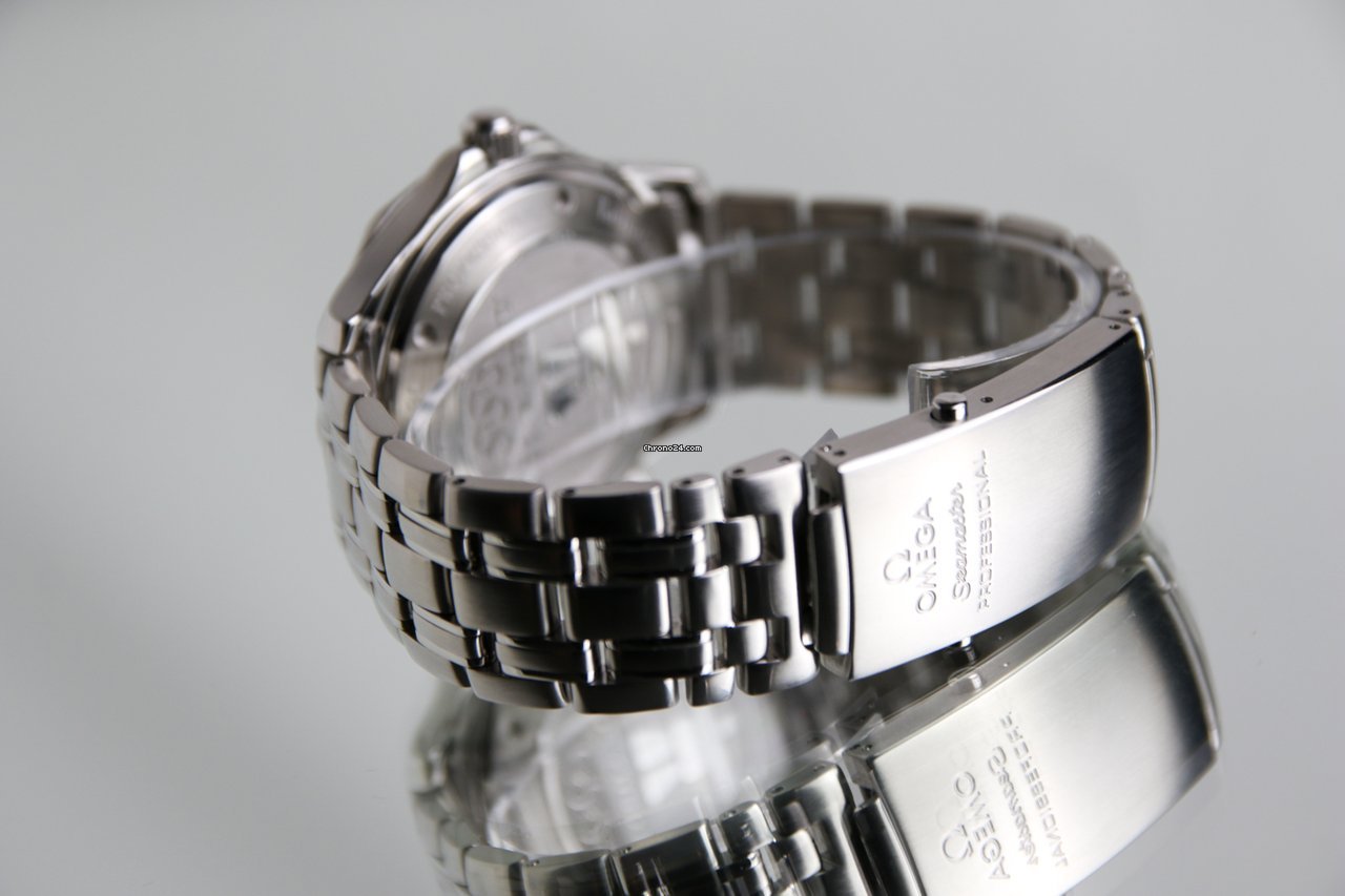 Omega Seamaster Diver 300 M Mens watch Unisex Automatic Steel 212.30.41.20.04.001 7