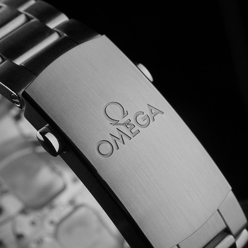 Omega Seamaster Planet Ocean Mens watch Unisex Automatic Steel 232.30.44.22.03.001 7