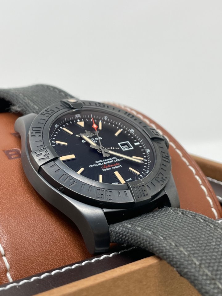 Breitling Avenger Blackbird Mens watch Unisex Automatic Titanium V1731010 BD12 100W 7