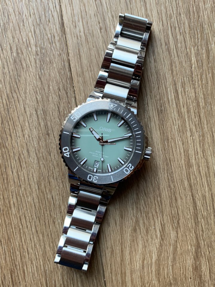 Oris Aquis Date Mens watch Unisex Automatic Steel 01 733 7732 4137-07 8 21 05PEB 7