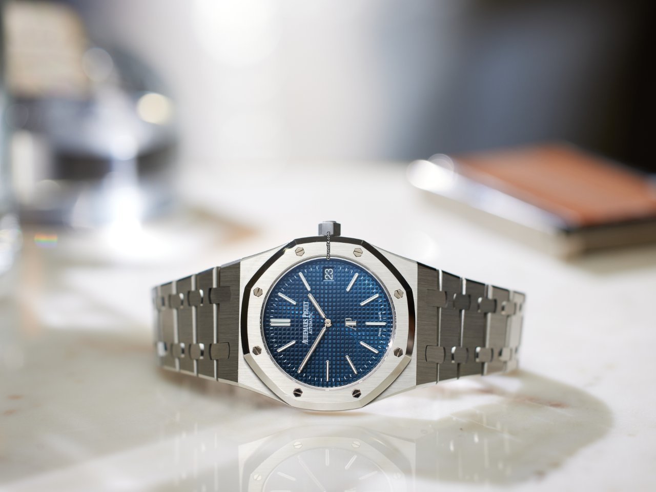 Audemars Piguet Royal Oak Jumbo Mens watch Unisex Automatic Steel 15202ST.OO.1240ST.01 7