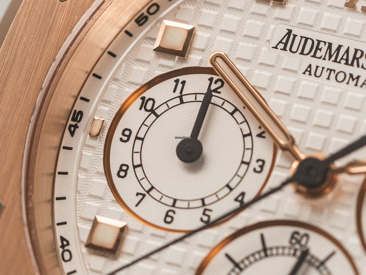 Audemars Piguet Royal Oak Chronograph Mens watch Unisex Automatic Rose gold 26220OR 7