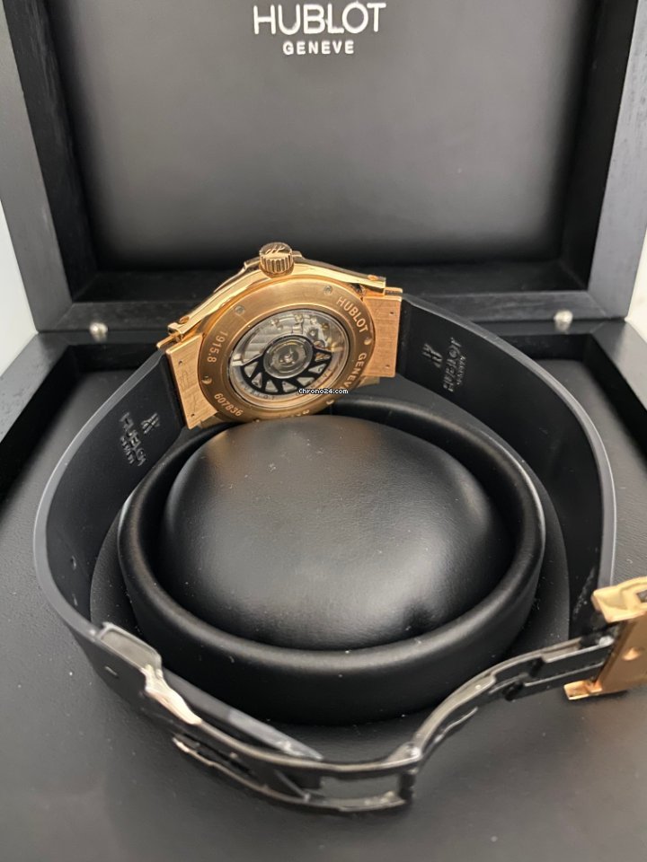 Hublot Classic Fusion 45, 42, 38, 33 mm Mens watch Unisex Automatic Rose gold 1915.8 7