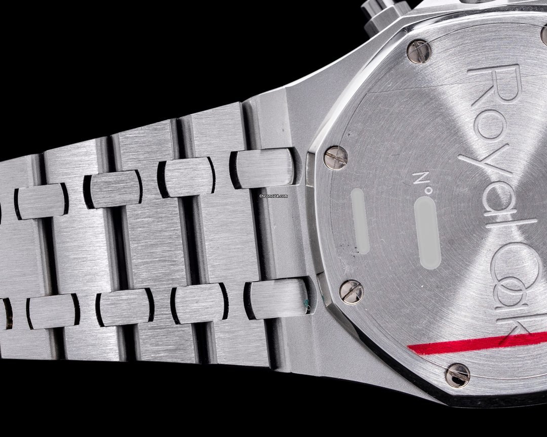 Audemars Piguet Royal Oak Chronograph Mens watch Unisex Automatic Steel 26300ST.OO.1110ST.07 7