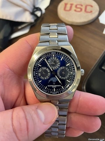 Vacheron Constantin Overseas Mens watch Unisex Automatic White gold 4300V 120G-B945 7