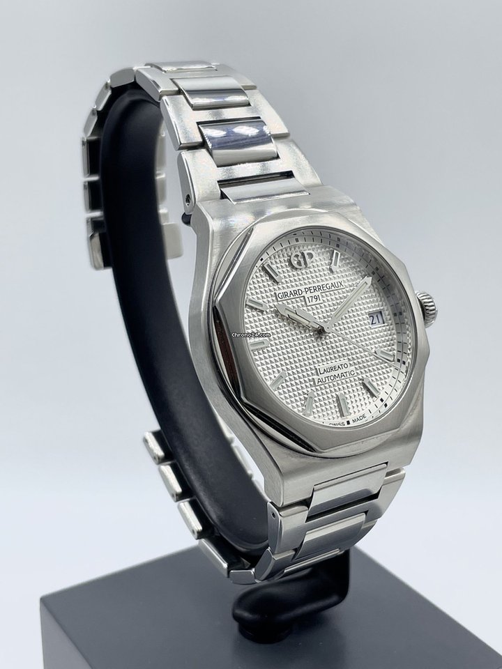 Girard Perregaux Laureato Mens watch Unisex Automatic Steel 81005-11-131-11A 7
