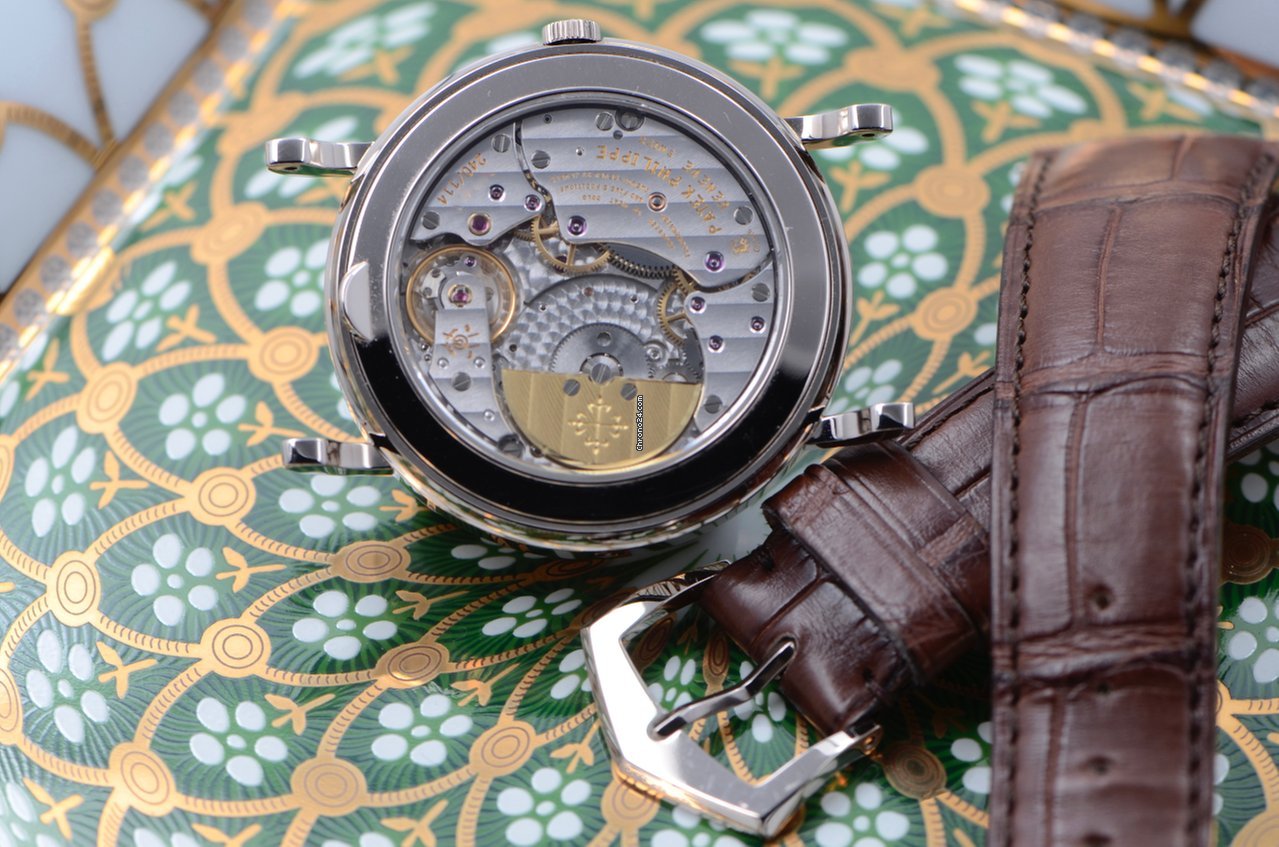Patek Philippe Perpetual Calendar Mens watch Unisex Automatic White gold 5139G-001 7