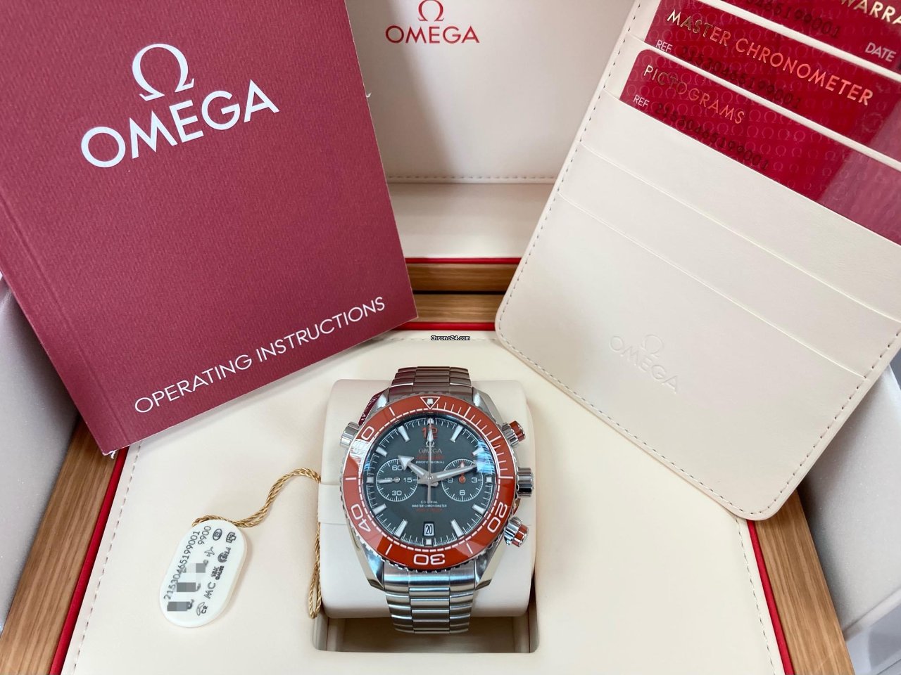 Omega Seamaster Planet Ocean Chronograph Mens watch Unisex Automatic Steel 215.30.46.51.99.001