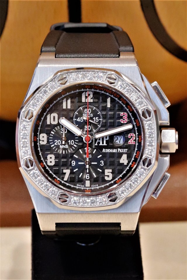 Audemars Piguet Royal Oak Offshore Mens watch Unisex Automatic White gold 2613BC.ZZ.A101CR.01