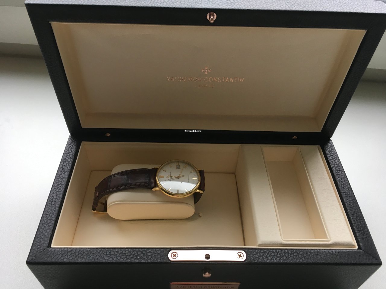 Vacheron Constantin Patrimony Mens watch Unisex Automatic Yellow gold 42002 000J-9021