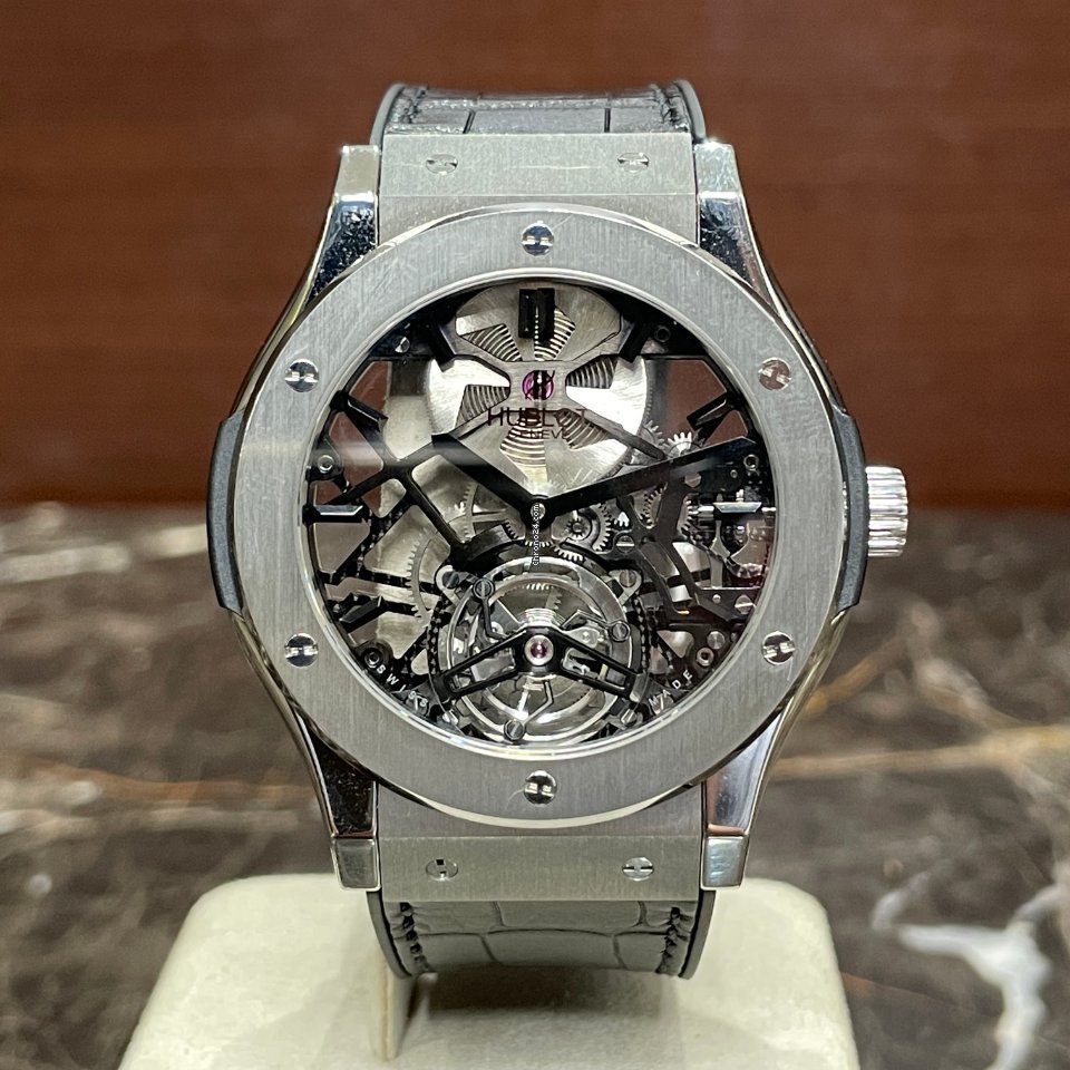 Hublot Classic Fusion 45, 42, 38, 33 mm Mens watch Unisex Manual winding Titanium 505.NX.0170.LR