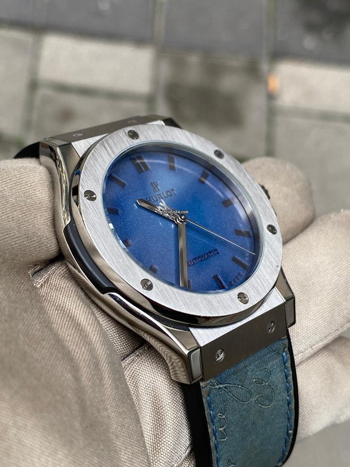 Hublot Classic Fusion 45, 42, 38, 33 mm Mens watch Unisex Automatic Titanium 511.NX.050B.VR.BER16