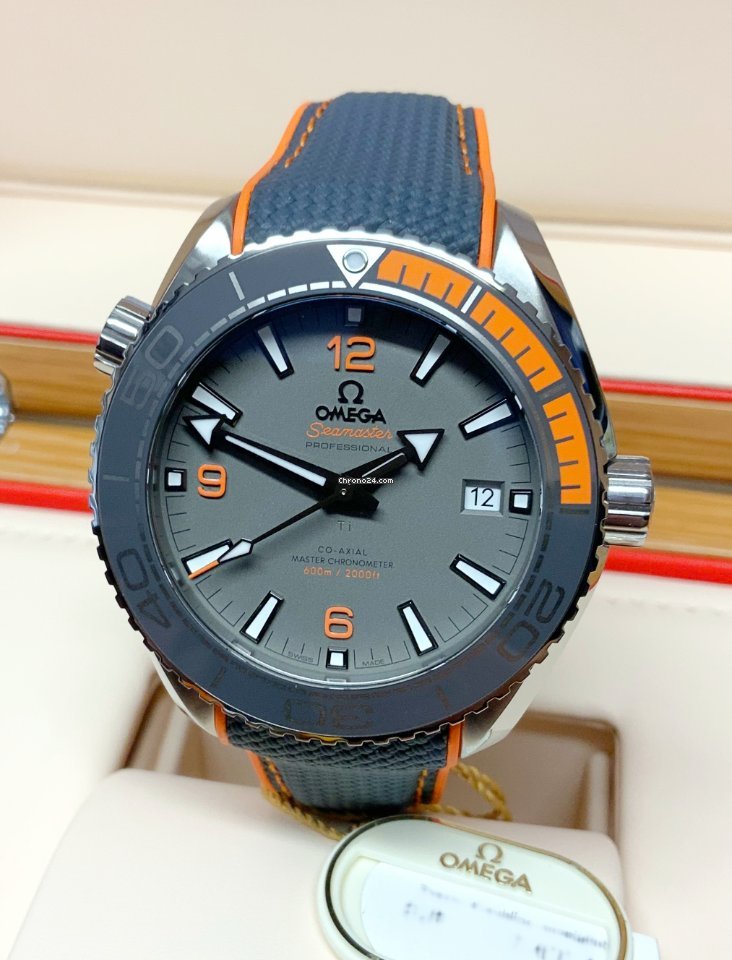 Omega Seamaster Planet Ocean Mens watch Unisex Automatic Titanium 215.92.44.21.99.001