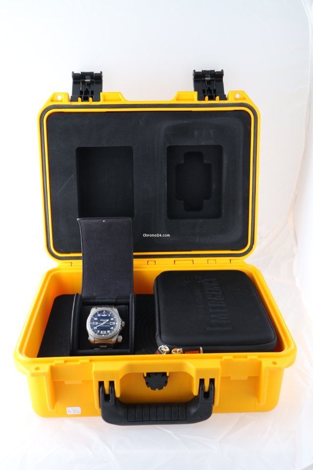 Breitling Emergency Mens watch Unisex Titanium E7632522BC02159E