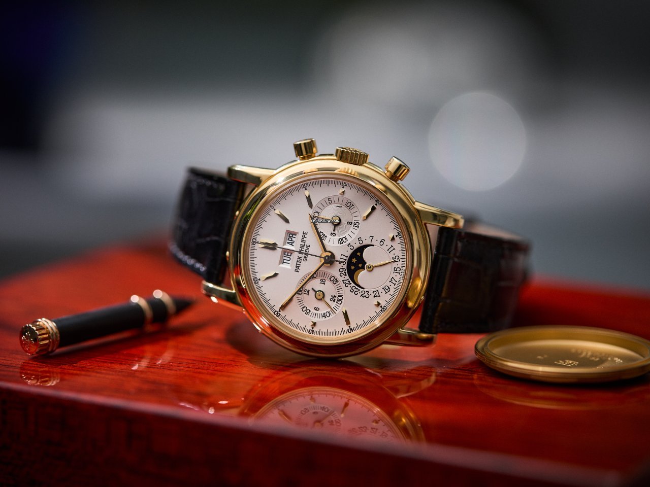 Patek Philippe Perpetual Calendar Chronograph Yellow gold 3970EJ