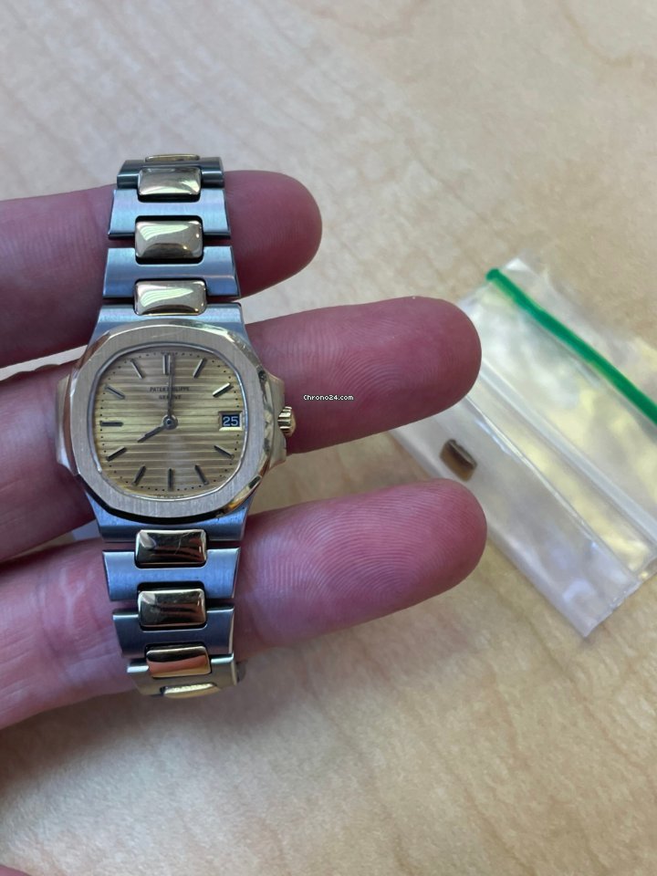 Patek Philippe Nautilus Womens watch Quartz Gold Steel 4700 1