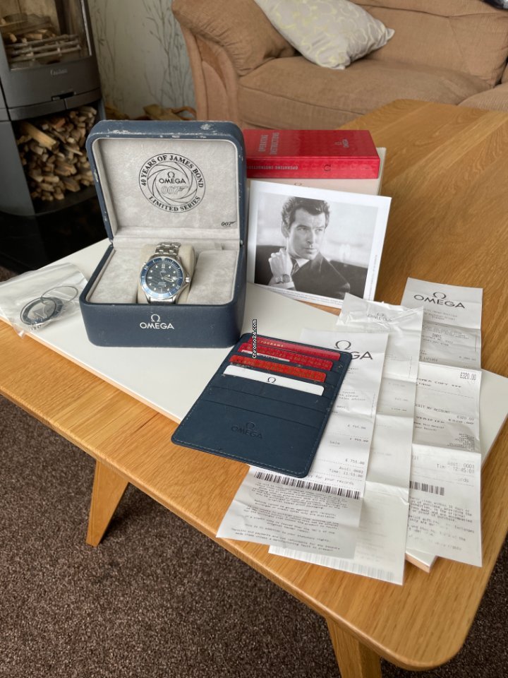 Omega Seamaster Diver 300 M Mens watch Unisex Automatic Steel 25378000
