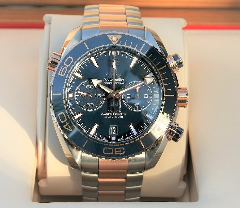 Omega Seamaster Planet Ocean Chronograph Mens watch Unisex Automatic Gold Steel 215.20.46.51.03.001
