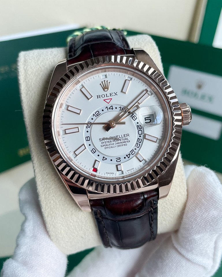 Rolex Sky-Dweller Mens watch Unisex Rose gold Automatic 326135-0005