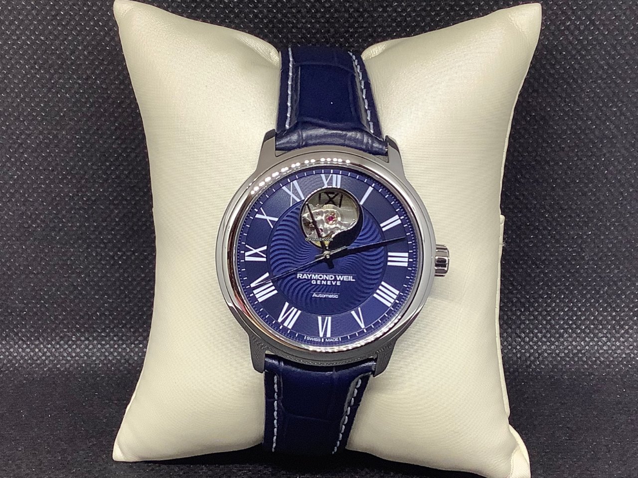 Raymond Weil Maestro Mens watch Unisex Automatic Steel 2227-STC-00508