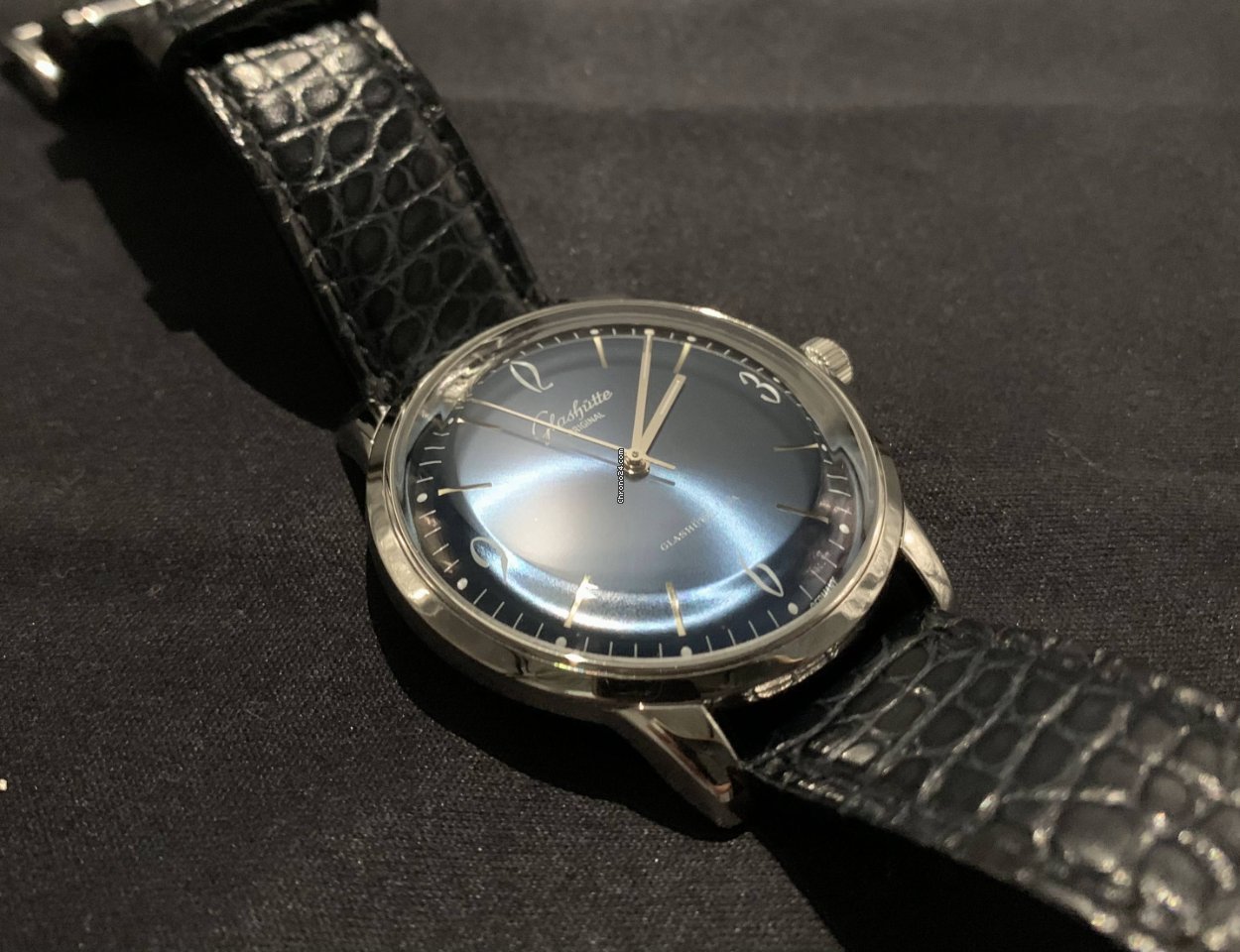 Glashtte Original Sixties Mens watch Unisex Automatic 1-39-52-01-02-04