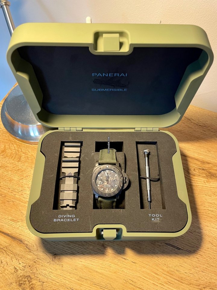 Panerai Mens watch Unisex Automatic Carbon PAM 00979 PAM 979