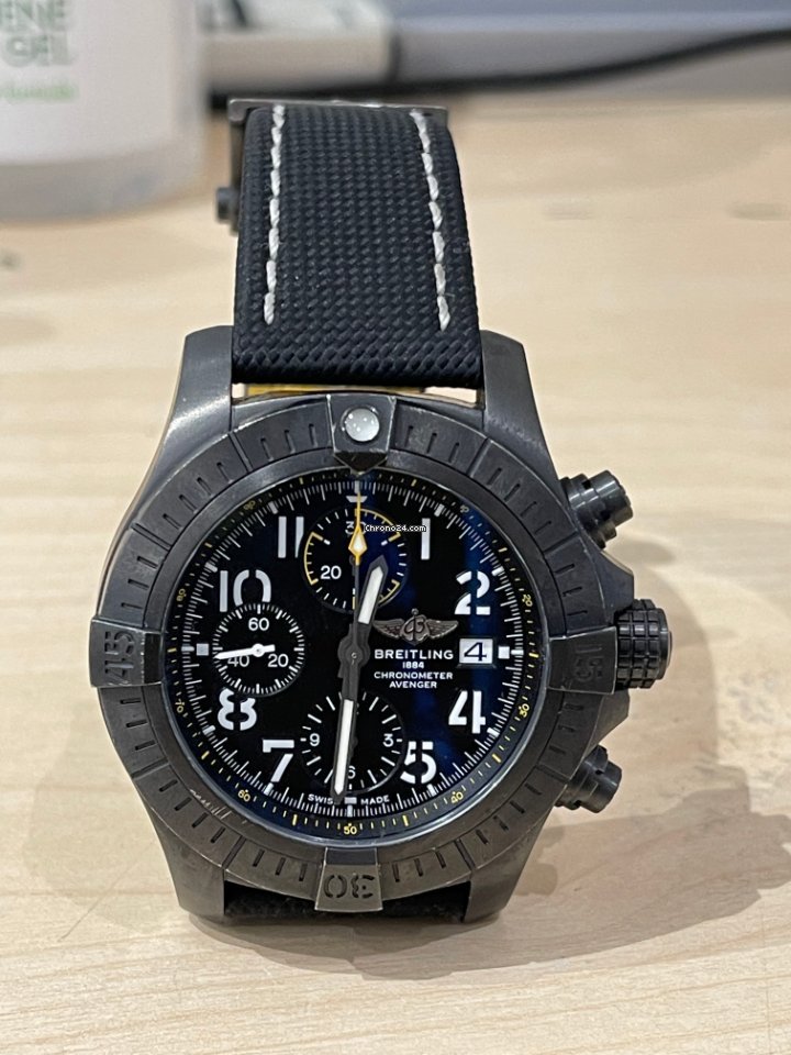 Breitling Avenger Mens watch Unisex Automatic Titanium V13317101B1X2