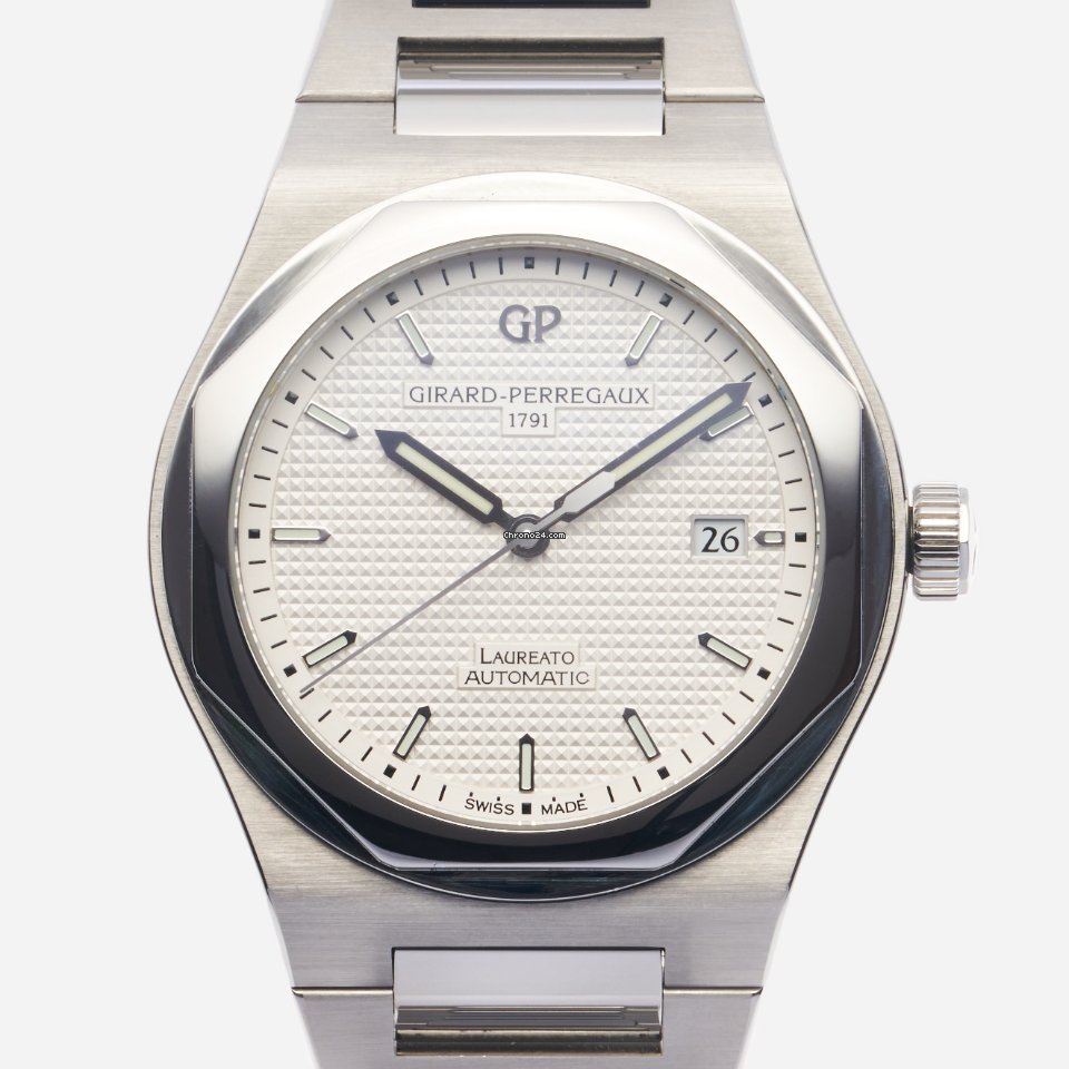 Girard Perregaux Laureato Mens watch Unisex Automatic Steel 81000-11-131-11A