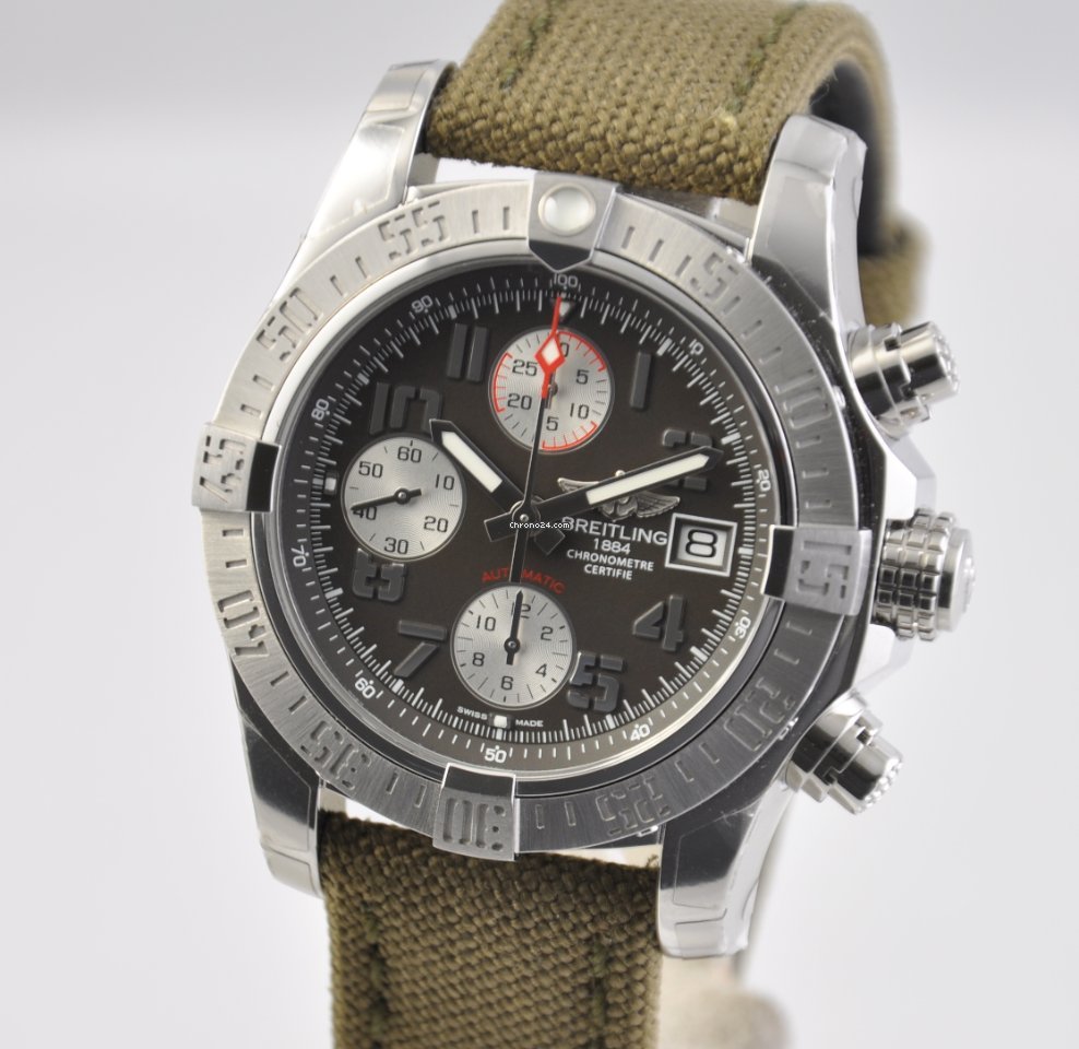 Breitling Avenger II Mens watch Unisex Automatic Steel A1338111 F564