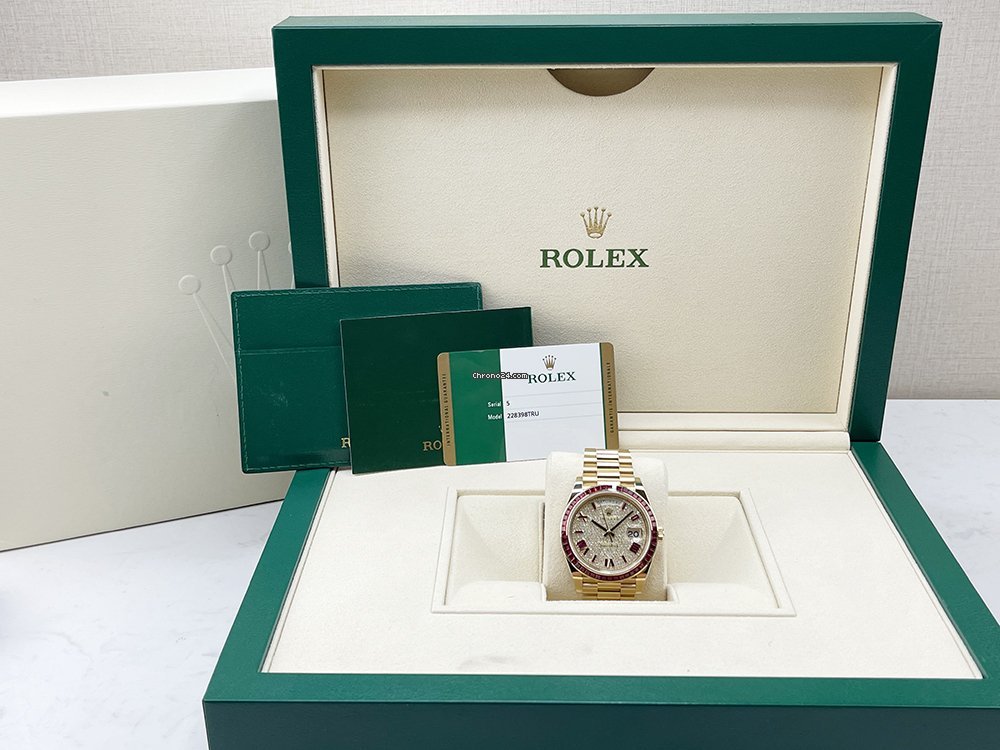 Rolex Day-Date 40 Mens watch Unisex Yellow gold Automatic 228398TRU