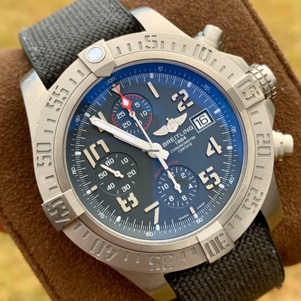 Breitling Avenger Bandit Mens watch Unisex Automatic Titanium E1338310 M534