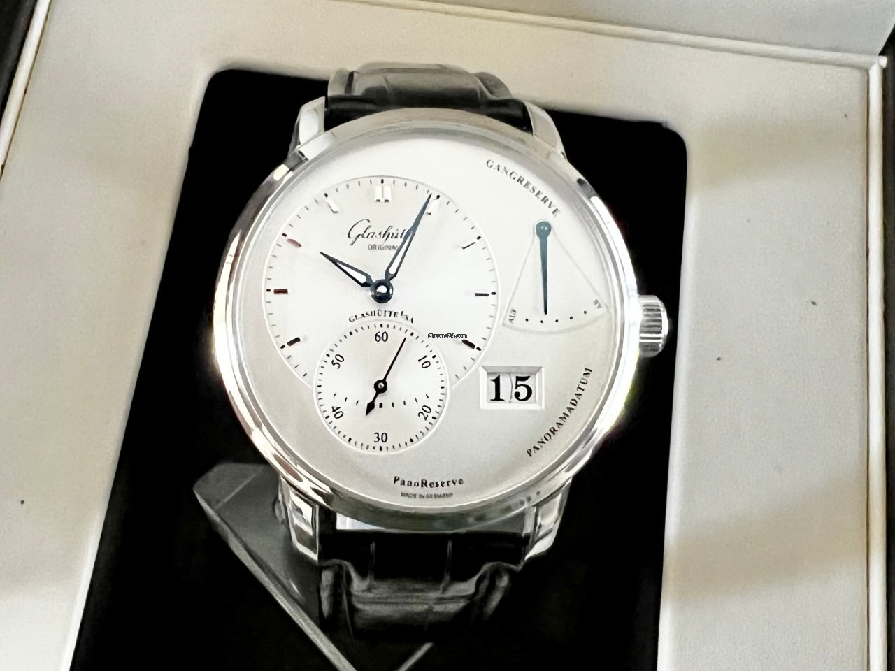 Glashtte Original PanoReserve Mens watch Unisex Manual winding Steel 1-65-01-22-12-04
