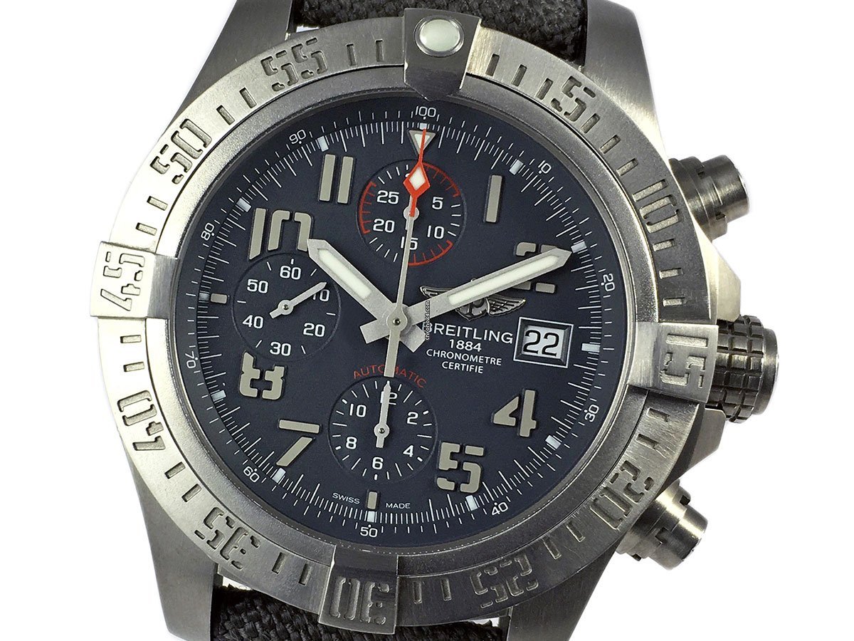 Breitling Avenger Bandit Mens watch Unisex Automatic Titanium E1338310 M534 253S E20DSA.2