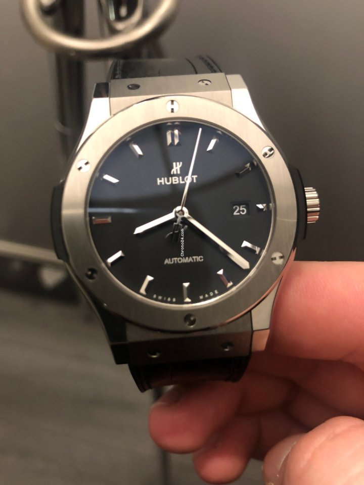 Hublot Classic Fusion 45, 42, 38, 33 mm Mens watch Unisex Automatic Titanium 542.NX.1171.LR
