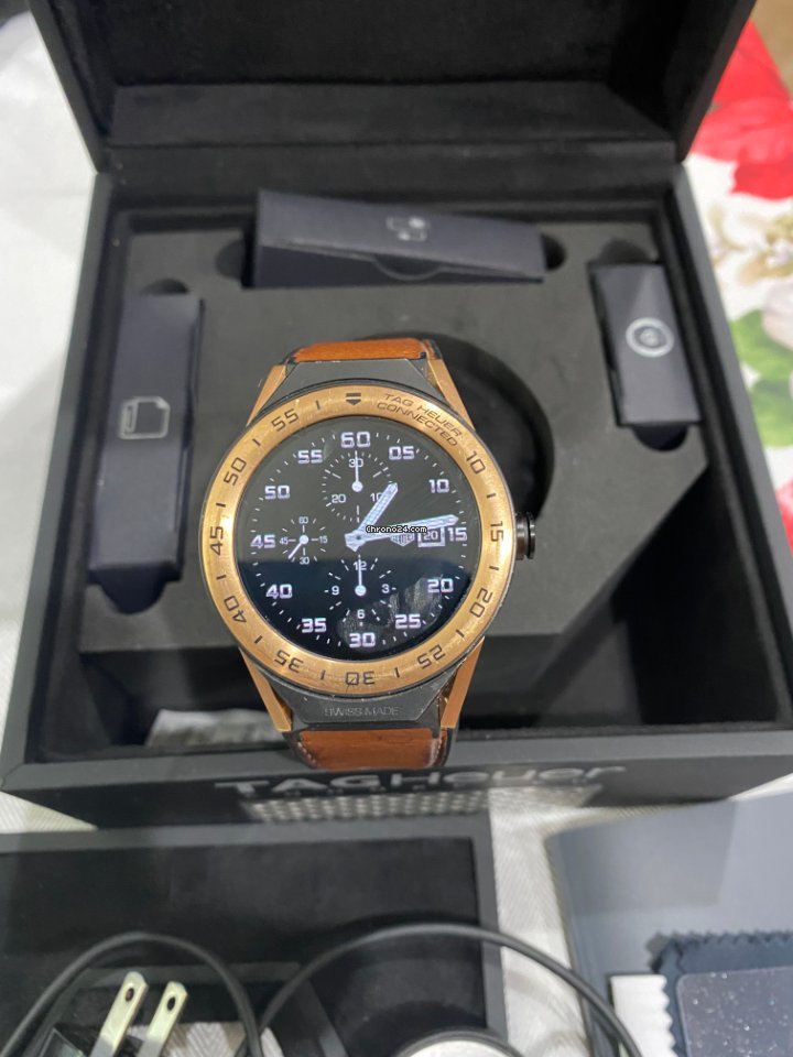 TAG Heuer Connected Mens watch Unisex Quartz Rose gold SBF8A5000.32FT6110