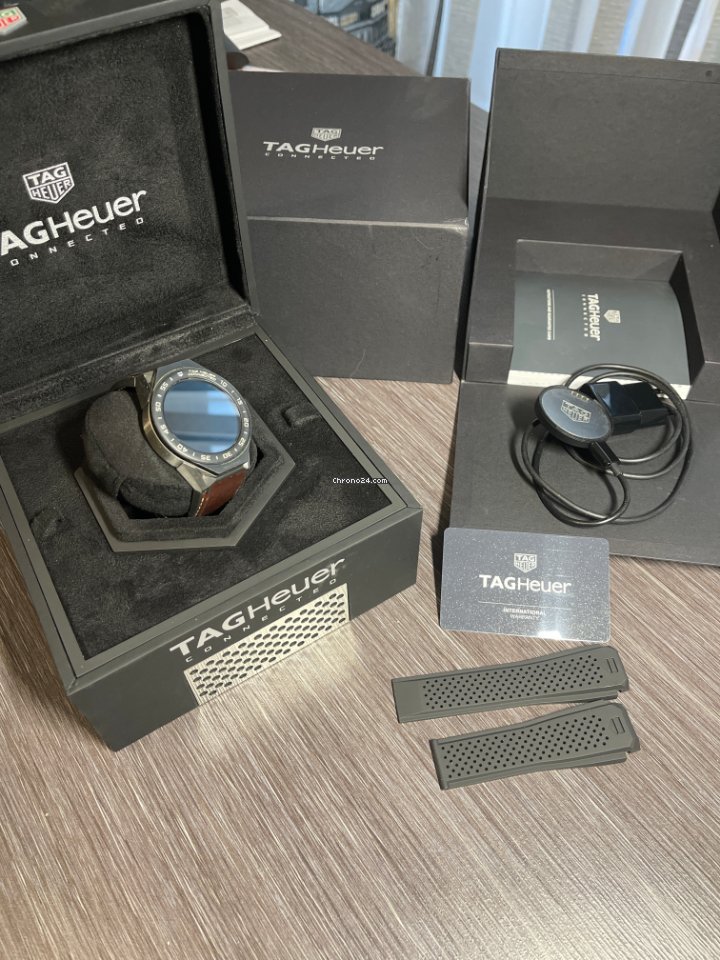 TAG Heuer Connected Mens watch Unisex Quartz Titanium SBF818000.11FT8031
