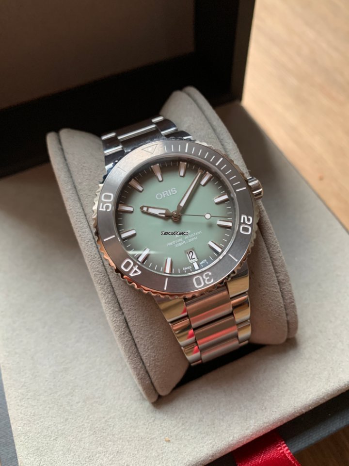 Oris Aquis Date Mens watch Unisex Automatic Steel 01 733 7732 4137-07 8 21 05PEB