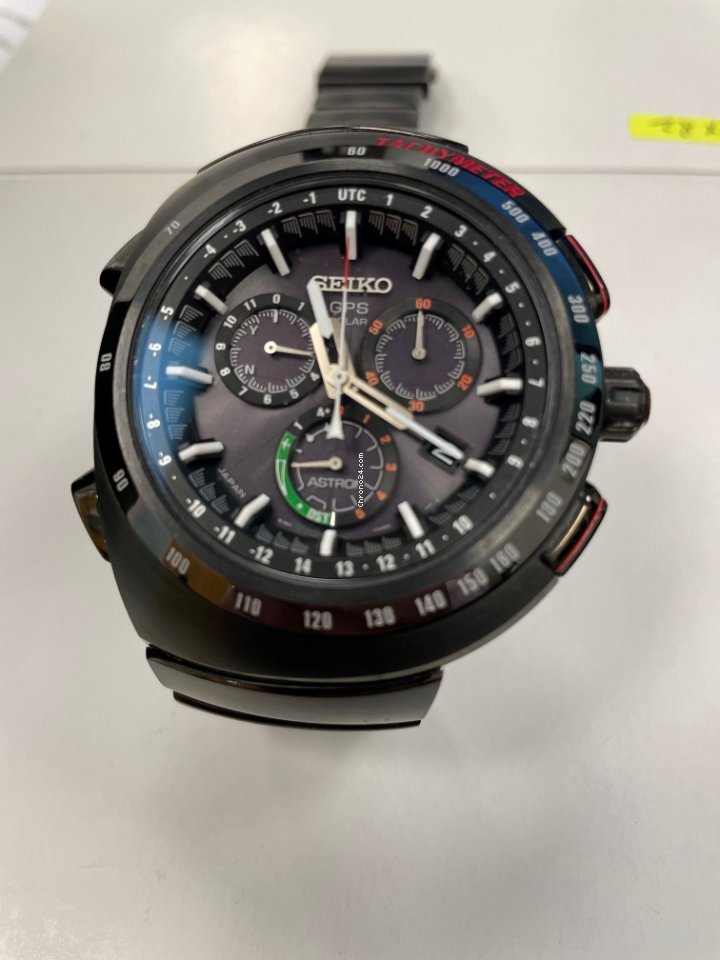 Seiko Astron GPS Solar Chronograph Mens watch Unisex Quartz Titanium SSE121